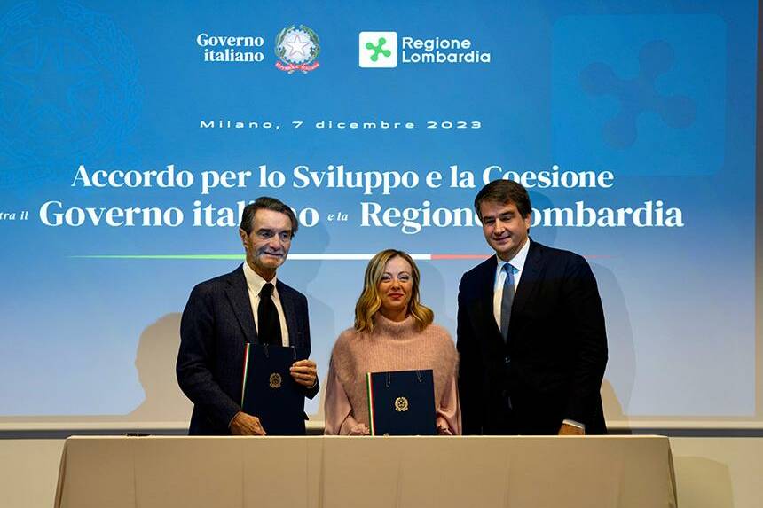 Il Presidente del Consiglio, Giorgia Meloni, ha tenuto un intervento alla cerimonia di firma dell’Accordo per lo sviluppo e la coesione tra il Governo e la Regione Lombardia e un punto stampa al termine della visita agli stand della Fiera di Milano a Rho.