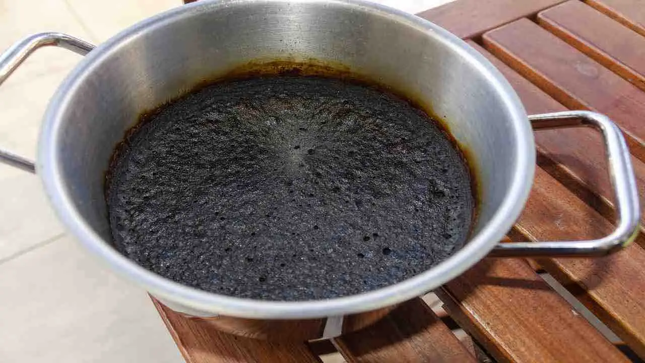 Come pulire le pentole bruciate senza fatica