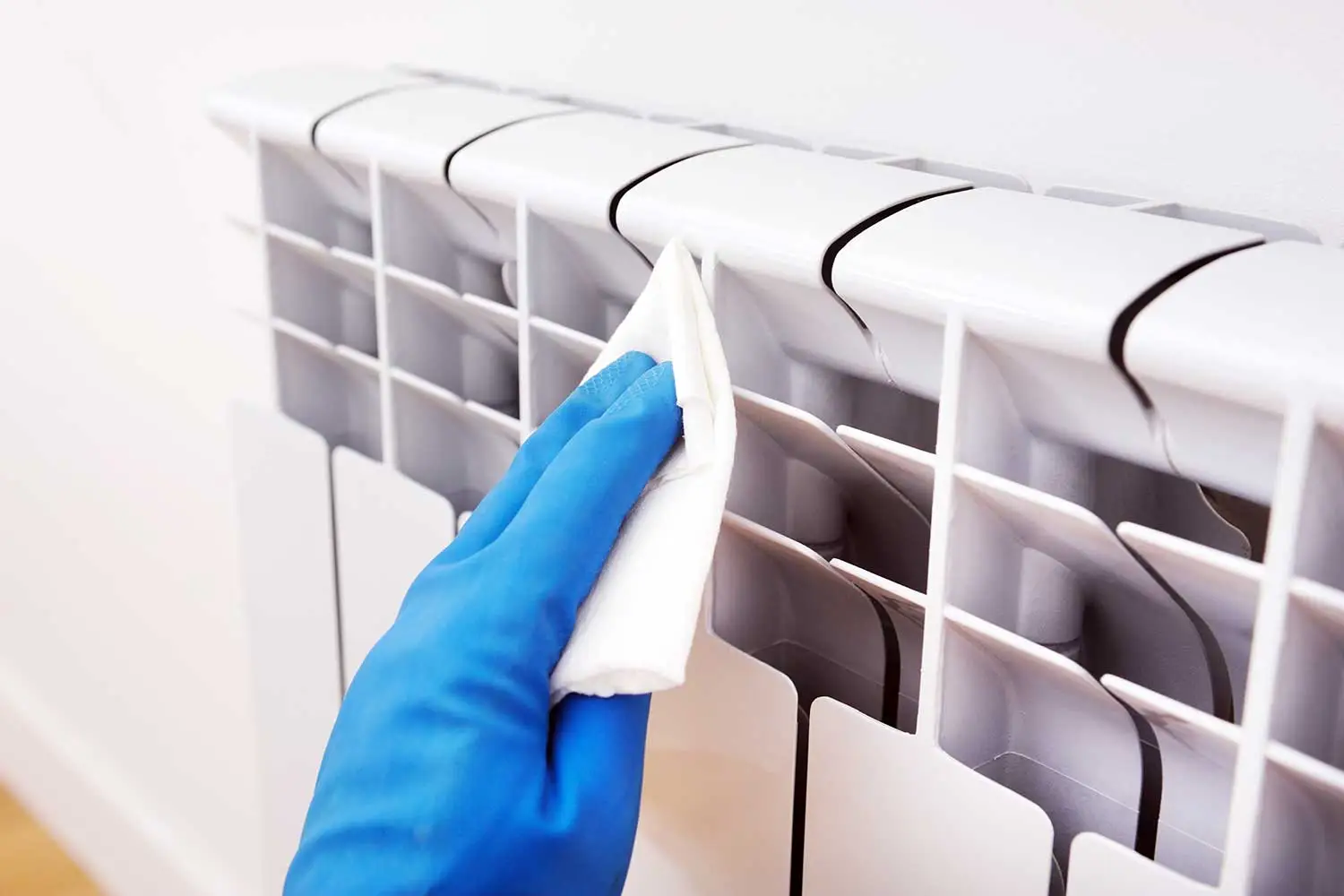 Come eliminare la polvere dai termosifoni